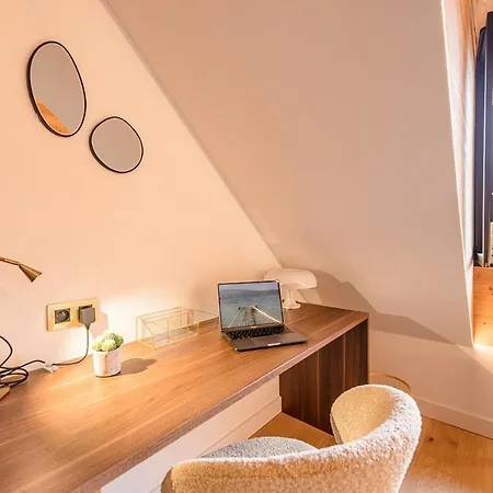 Apartment Le Merveilleux: Luxurious Lakeside By Lla Selections