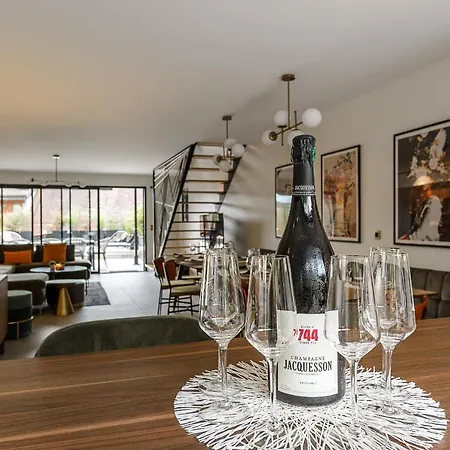 Apartment Le Merveilleux: Luxurious Lakeside By Lla Selections *