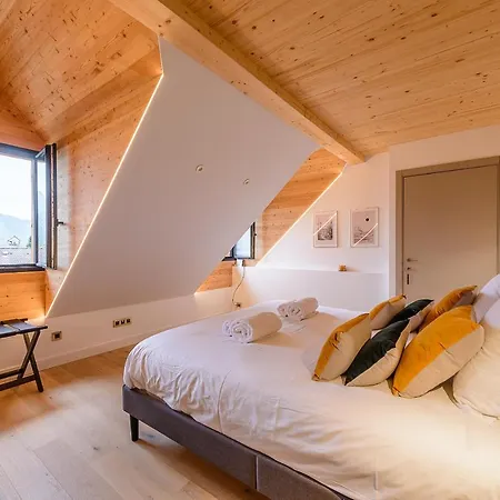Le Merveilleux: Luxurious Lakeside By Lla Selections Apartment *