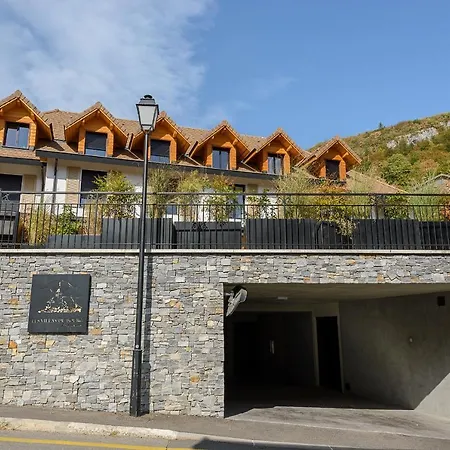 Le Merveilleux: Luxurious Lakeside By Lla Selections * Talloires